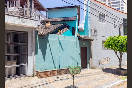 Casa para alugar com 210m², 4 quartos e 2 vagas Casa para alugar com 210m², 4 quartos e 2 vagasFachada