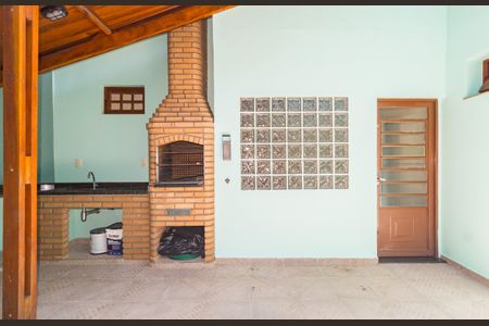 Casa para alugar com 210m², 4 quartos e 2 vagas Casa para alugar com 210m², 4 quartos e 2 vagasÁrea comum - Churrasqueira