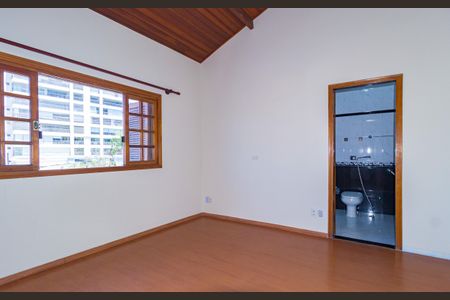 Casa para alugar com 210m², 4 quartos e 2 vagas Casa para alugar com 210m², 4 quartos e 2 vagasSuíte