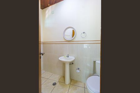 Casa para alugar com 210m², 4 quartos e 2 vagas Casa para alugar com 210m², 4 quartos e 2 vagasBanheiro de Serviço