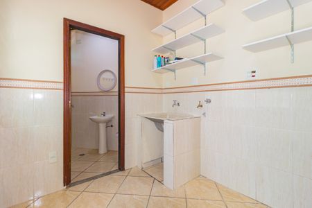 Casa para alugar com 210m², 4 quartos e 2 vagas Casa para alugar com 210m², 4 quartos e 2 vagasÁrea de Serviço