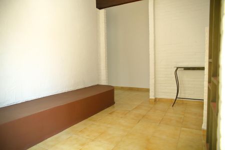 Casa à venda com 183m², 2 quartos e 1 vagaSala