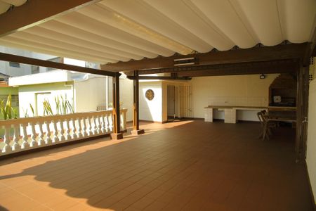 Casa à venda com 183m², 2 quartos e 1 vagaÁrea comum