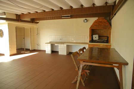 Casa à venda com 183m², 2 quartos e 1 vagaÁrea comum