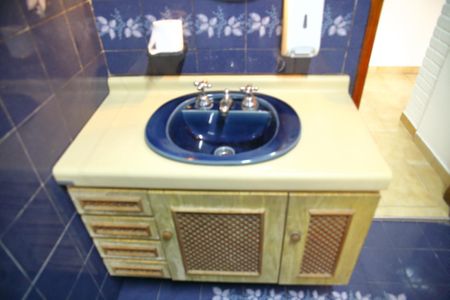 Casa à venda com 183m², 2 quartos e 1 vagaBanheiro