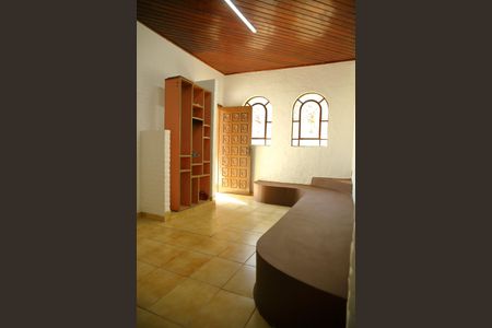 Casa à venda com 183m², 2 quartos e 1 vagaSala