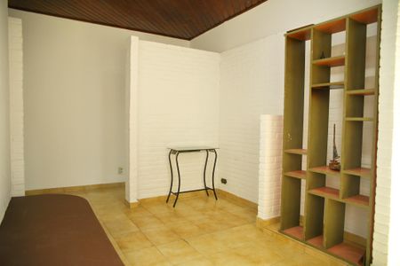 Casa à venda com 183m², 2 quartos e 1 vagaSala