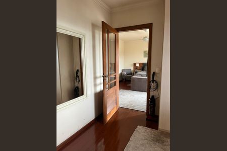 Casa à venda com 340m², 4 quartos e 3 vagas Casa à venda com 340m², 4 quartos e 3 vagasQuarto