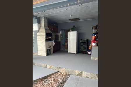 Casa à venda com 340m², 4 quartos e 3 vagas Casa à venda com 340m², 4 quartos e 3 vagasÁrea externa