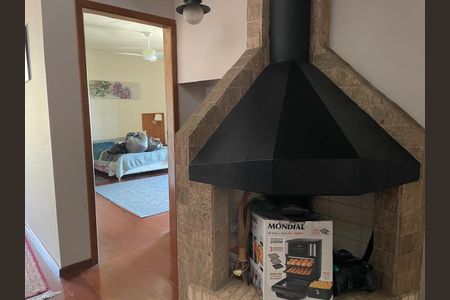 Casa à venda com 340m², 4 quartos e 3 vagas Casa à venda com 340m², 4 quartos e 3 vagasQuarto