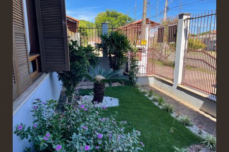 Casa à venda com 340m², 4 quartos e 3 vagas Casa à venda com 340m², 4 quartos e 3 vagasÁrea externa