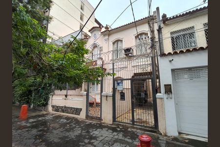 Apartamento à venda com 84m², 2 quartos e sem vagaFachada e portaria