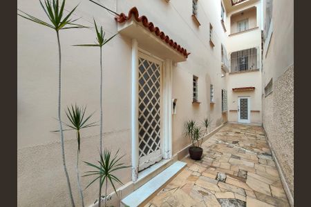 Apartamento à venda com 84m², 2 quartos e sem vagaFachada e portaria