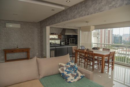 Apartamento à venda com 117m², 2 quartos e 2 vagasSala