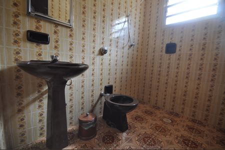 Casa à venda com 230m², 3 quartos e 2 vagasBanheiro Social