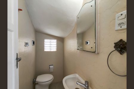 Casa para alugar com 220m², 4 quartos e 1 vagaLavabo