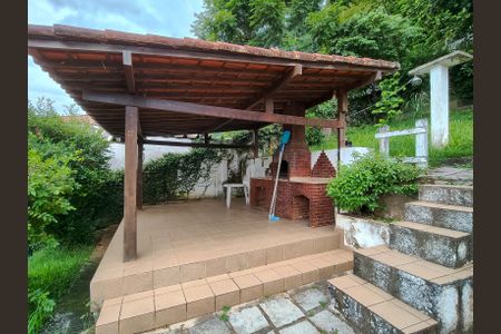 Casa para alugar com 220m², 4 quartos e 1 vagaChurrasqueira