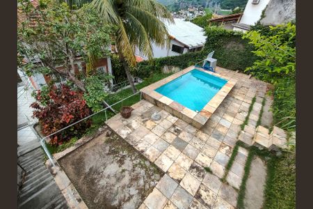 Casa para alugar com 220m², 4 quartos e 1 vagaPiscina