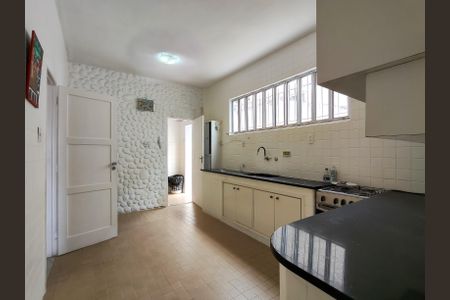 Casa para alugar com 220m², 4 quartos e 1 vagaCozinha