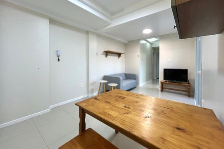 Sala de apartamento para alugar com 2 quartos, 65m² em Córrego Grande, Florianópolis