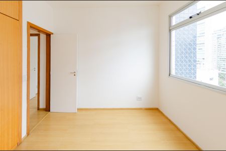 Apartamento para alugar com 101m², 3 quartos e 2 vagasQuarto 2
