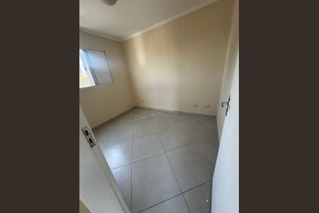 Quarto de apartamento para alugar com 2 quartos, 50m² em Jardim dos Ipês, Cotia