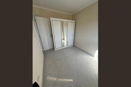 Quarto de apartamento para alugar com 2 quartos, 50m² em Jardim dos Ipês, Cotia