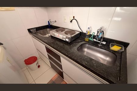Cozinha de apartamento para alugar com 2 quartos, 50m² em Setor Bueno, Goiânia