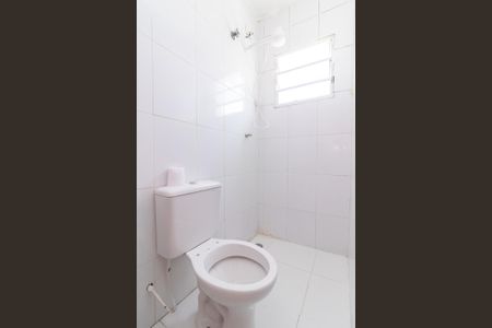 Banheiro de kitnet/studio para alugar com 1 quarto, 35m² em Cangaíba, São Paulo