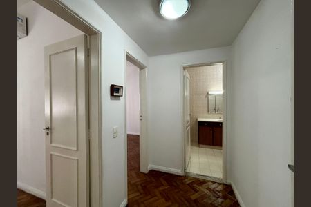 Corredor de apartamento para alugar com 2 quartos, 120m² em Copacabana, Rio de Janeiro