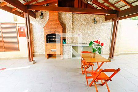 Apartamento para alugar com 48m², 2 quartos e 1 vaga Apartamento para alugar com 48m², 2 quartos e 1 vagaÁrea comum - Churrasqueira