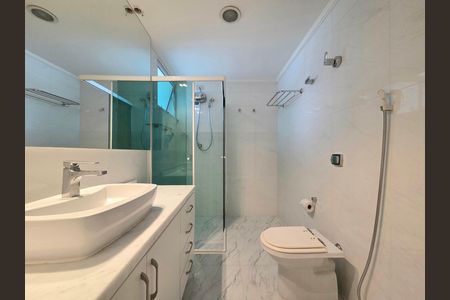 Apartamento para alugar com 100m², 2 quartos e 1 vaga Apartamento para alugar com 100m², 2 quartos e 1 vagaBanheiro