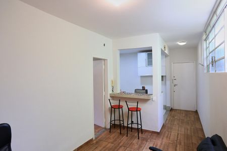 Sala de casa para alugar com 1 quarto, 50m² em Santa Tereza, Belo Horizonte