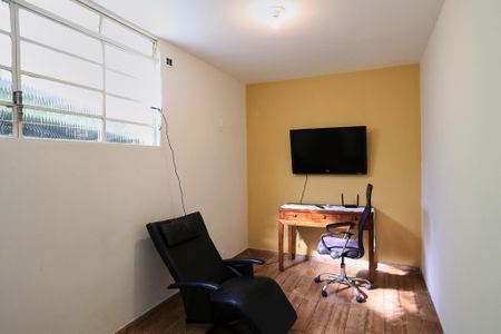 Sala de casa para alugar com 1 quarto, 50m² em Santa Tereza, Belo Horizonte