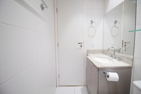 Banheiro da suíte de kitnet/studio para alugar com 1 quarto, 35m² em Pinheiros, São Paulo