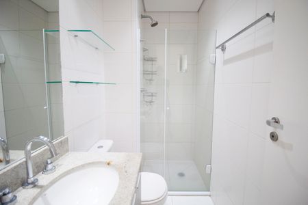 Banheiro da suíte de kitnet/studio para alugar com 1 quarto, 35m² em Pinheiros, São Paulo