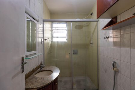 Apartamento para alugar com 96m², 3 quartos e sem vaga Apartamento para alugar com 96m², 3 quartos e sem vagaBanheiro social