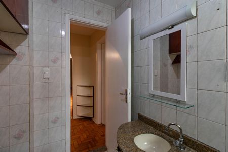 Apartamento para alugar com 96m², 3 quartos e sem vaga Apartamento para alugar com 96m², 3 quartos e sem vagaBanheiro social
