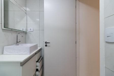 Banheiro de casa para alugar com 1 quarto, 35m² em Chácara Cruzeiro do Sul, São Paulo