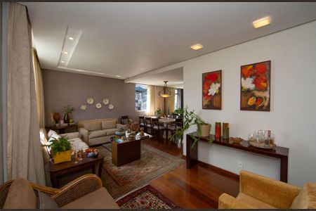 Sala de apartamento à venda com 3 quartos, 135m² em Santa Lúcia, Belo Horizonte