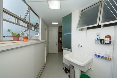 Apartamento à venda com 135m², 3 quartos e 1 vagaÁrea de serviço