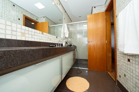 Apartamento à venda com 135m², 3 quartos e 1 vagaBanheiro da Suíte