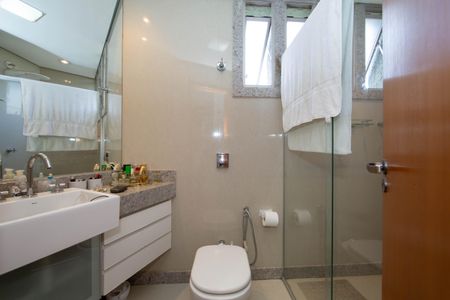 Apartamento à venda com 135m², 3 quartos e 1 vagaBanheiro social