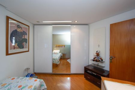 Apartamento à venda com 135m², 3 quartos e 1 vagaQuarto