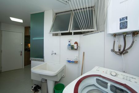 Apartamento à venda com 135m², 3 quartos e 1 vagaÁrea de serviço