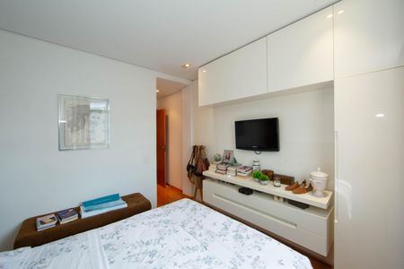 Apartamento à venda com 135m², 3 quartos e 1 vagaSuíte