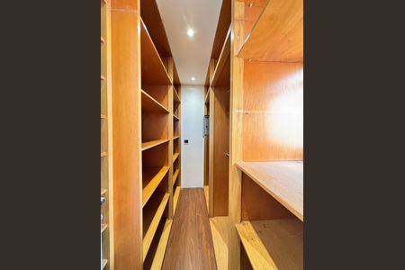 Apartamento à venda com 150m², 2 quartos e 1 vagaSuíte closet
