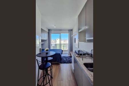 Cozinha de kitnet/studio para alugar com 1 quarto, 24m² em Sé, São Paulo
