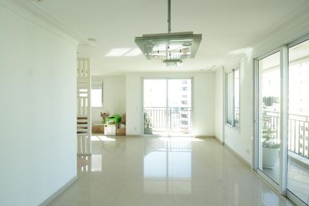 Apartamento para alugar com 147m², 3 quartos e 2 vagasSala