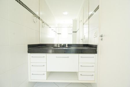 Apartamento para alugar com 147m², 3 quartos e 2 vagasBanheiro da Suíte 2